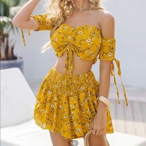 Floral Drawstring Crop Top With Shorts